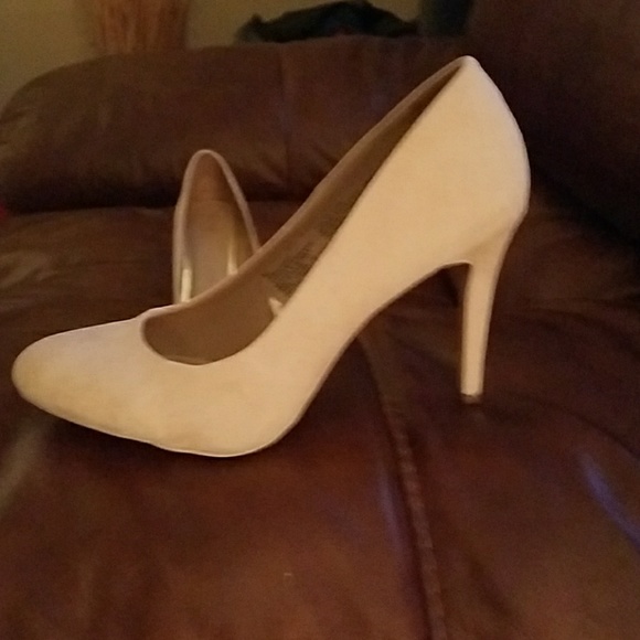 Taupe shoes sz 9.5 - Picture 2 of 6